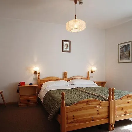 Ancora Hotel 2*